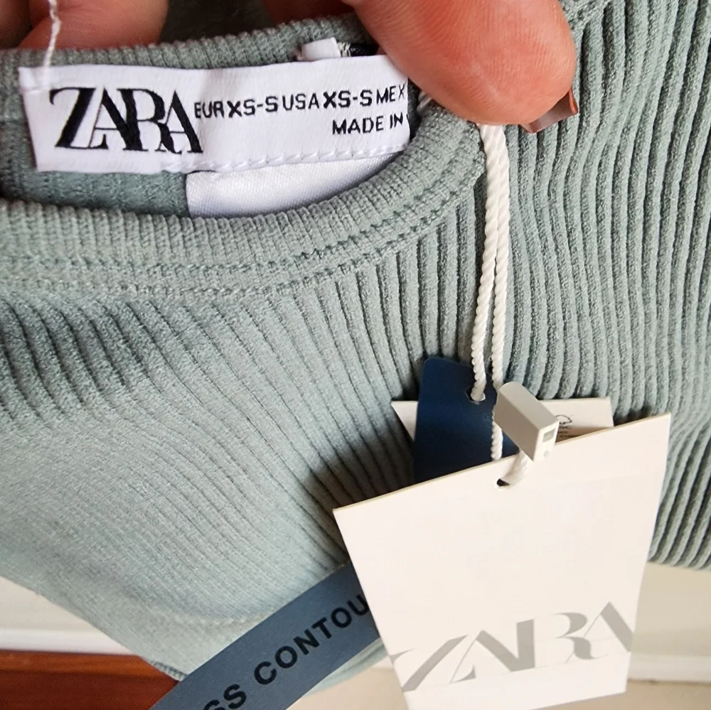 Zara Limitless Contour Collection top - Picture 3 of 6